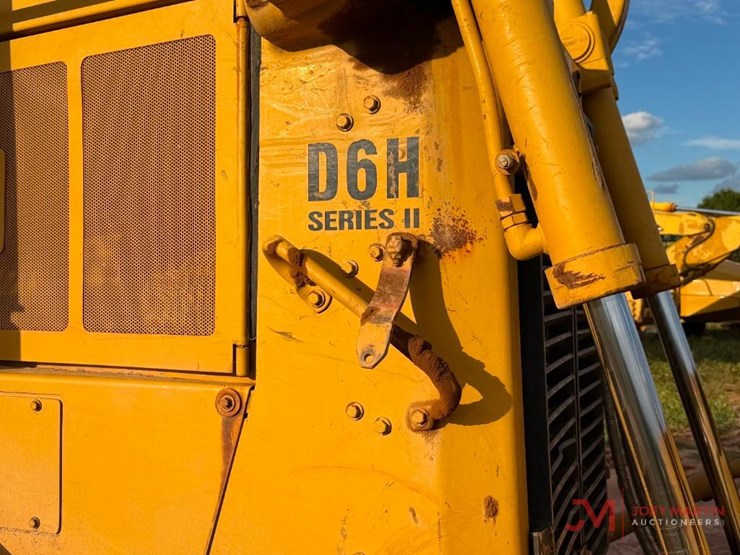 caterpillar-d6h-image-16