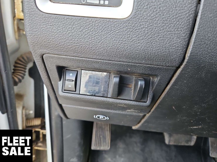 2012-dodge-2500-image-24