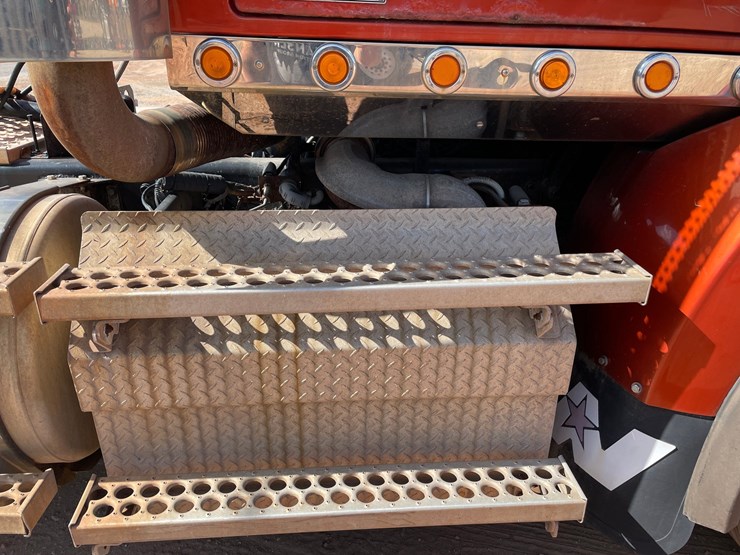 2016-western-star-4900sb-image-48