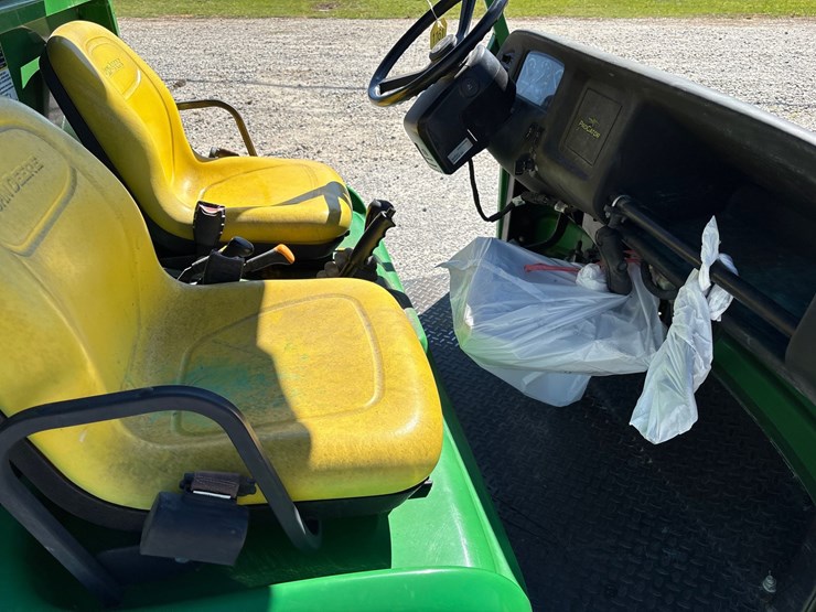 john-deere-300-image-7