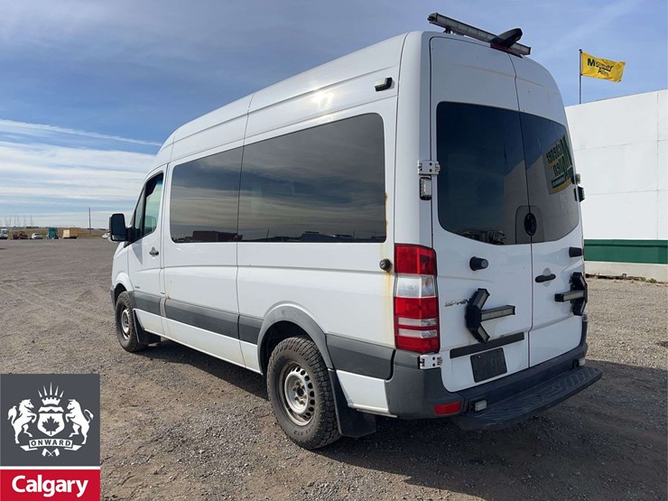 2016-mercedes-benz-sprinter-3500-image-3