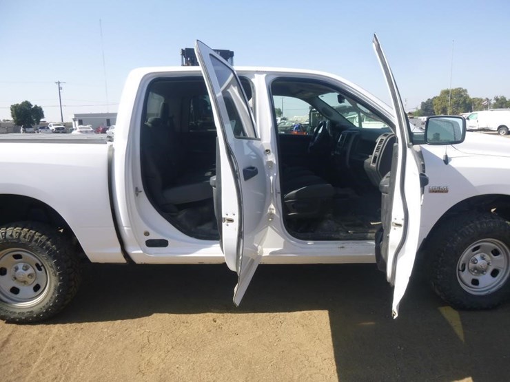 2016-dodge-1500-image-16