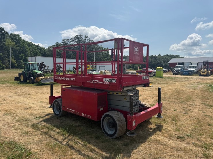 #2085-•-2016-mec-4096-ert-scissor-lift-image-7