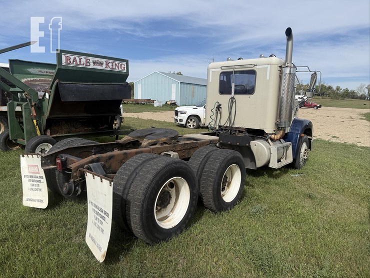 freightliner-truck-image-5