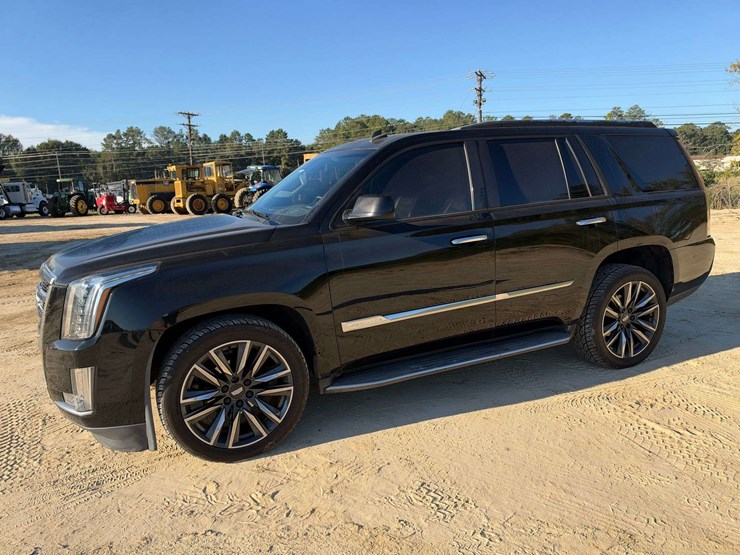 2015-cadillac-escalade-image-1