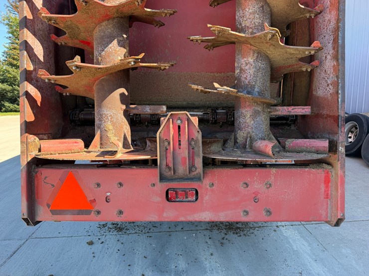 2005-peterbilt-378-image-37