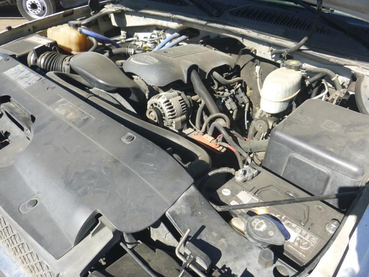 2003-chevrolet-2500hd-image-13
