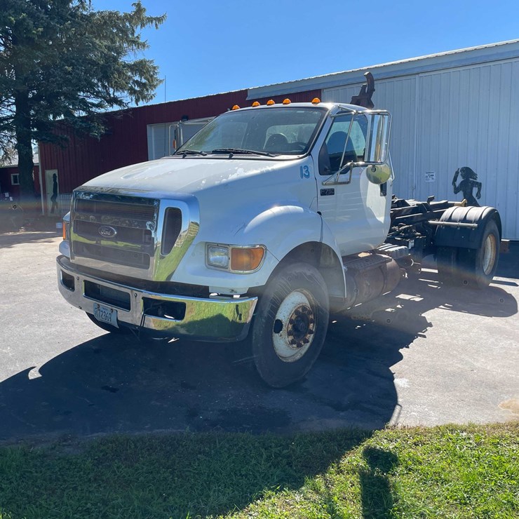 2013 FORD F750