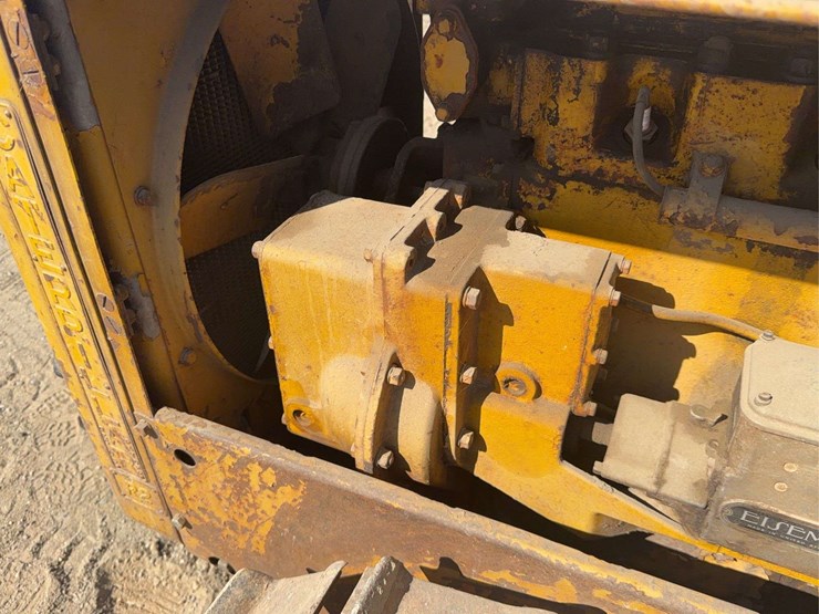 caterpillar-r2-image-22