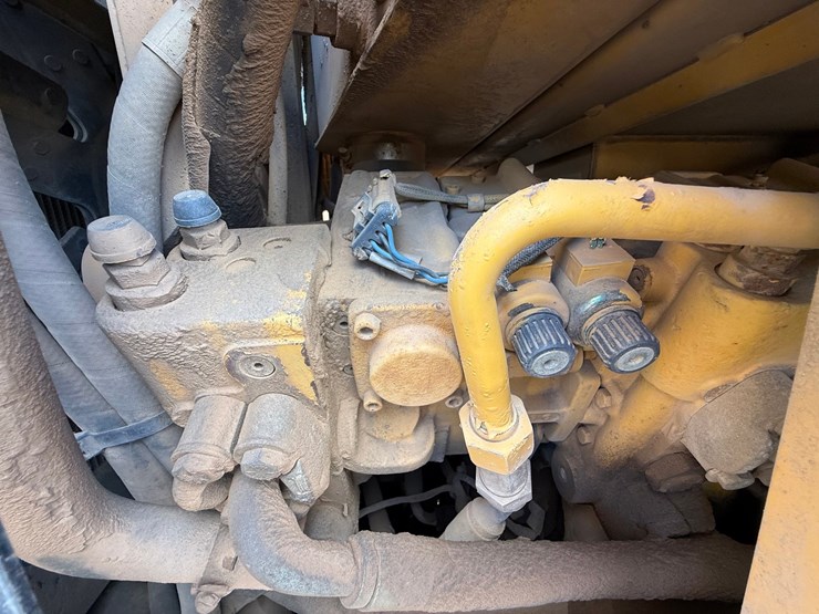 deere-672d-image-94