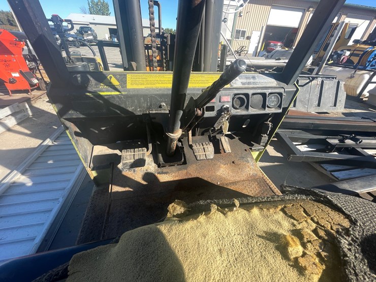 #1798-•-clark-lp-forklift-image-13