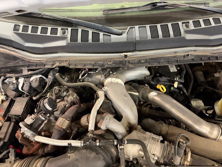 2020-ford-f550-xl-image-19