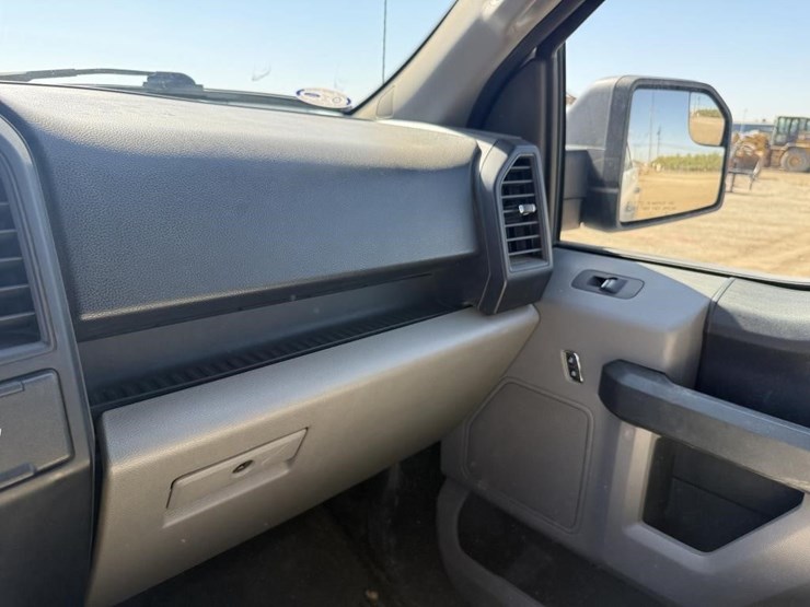 2020-ford-f150-image-44