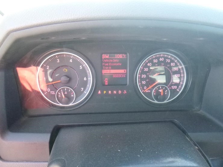 2016-dodge-1500-image-15