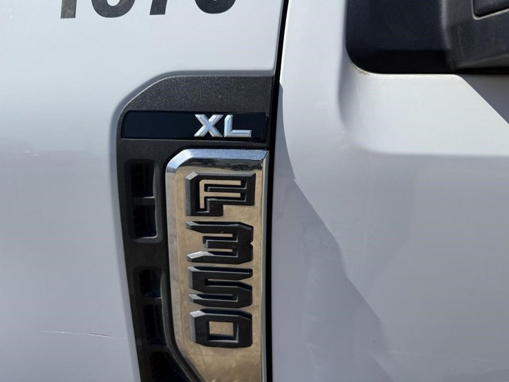 2024-ford-f350-xl-image-46