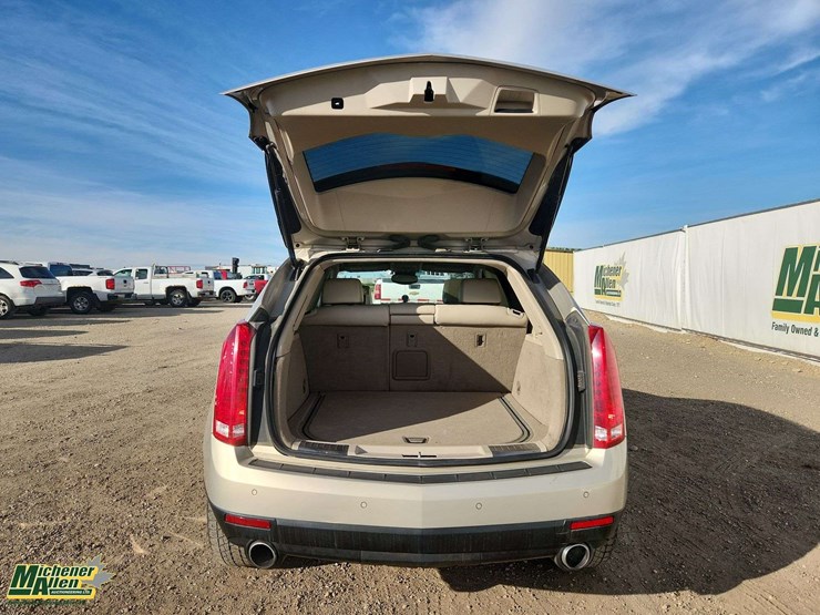 2010-cadillac-srx-image-33