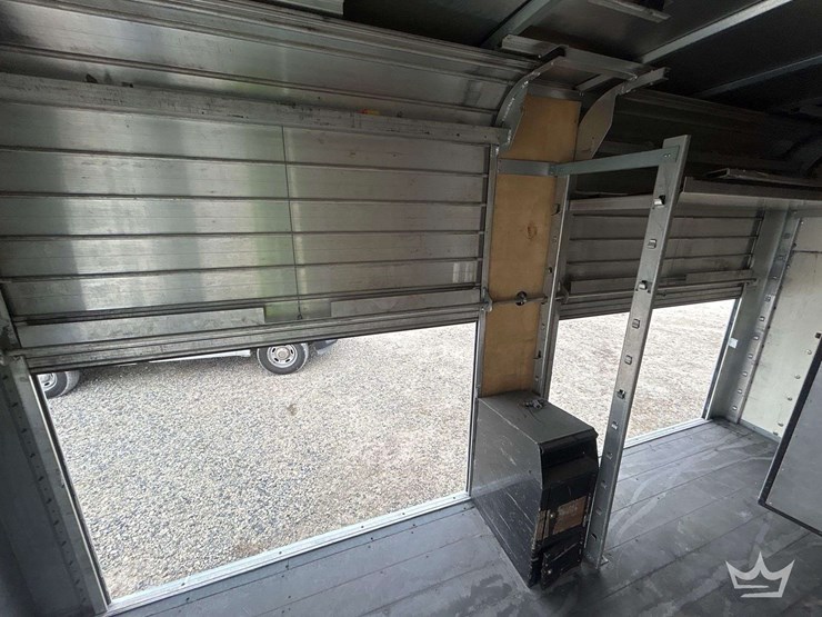 2015-chevrolet-express-4500-image-19