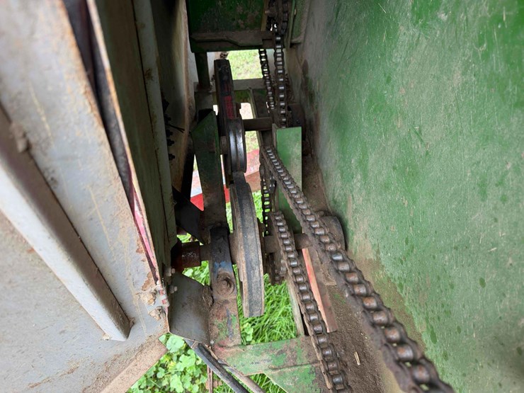 farm-aid-feed-wagon-image-12