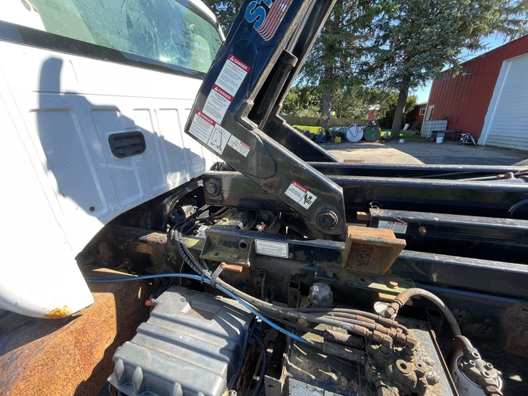 2013-ford-f750-image-21