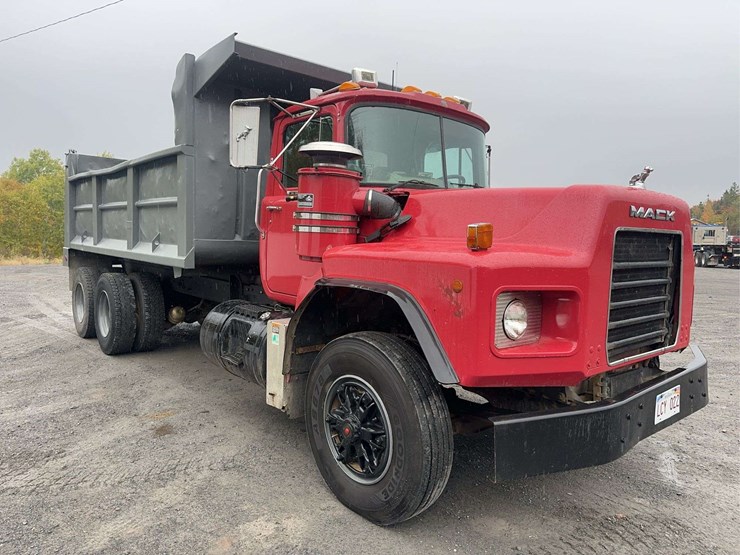 2005-mack-rb688s-image-3