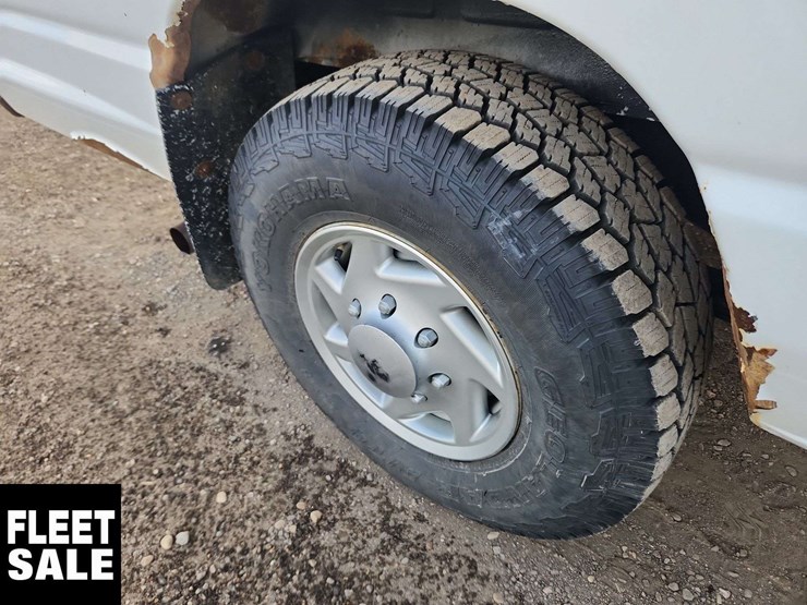 2014-ford-cargo-image-29