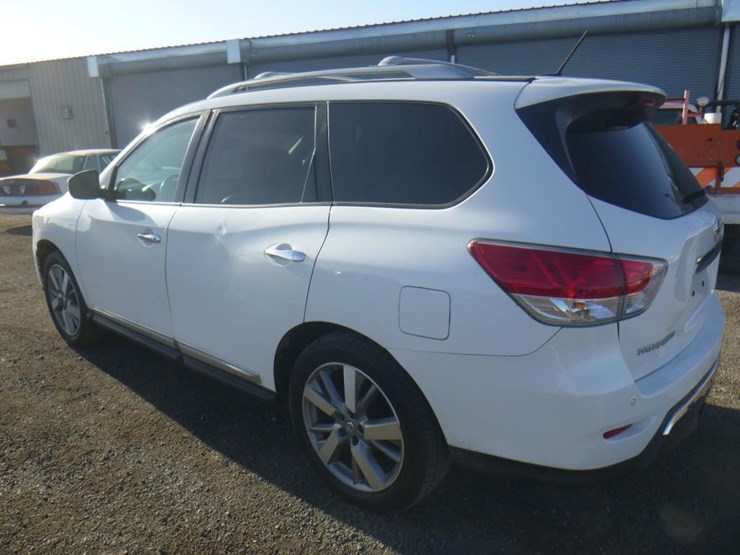 2013-nissan-pathfinder-image-4