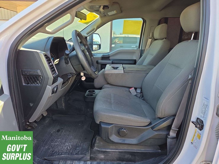 2017-ford-f150-image-16