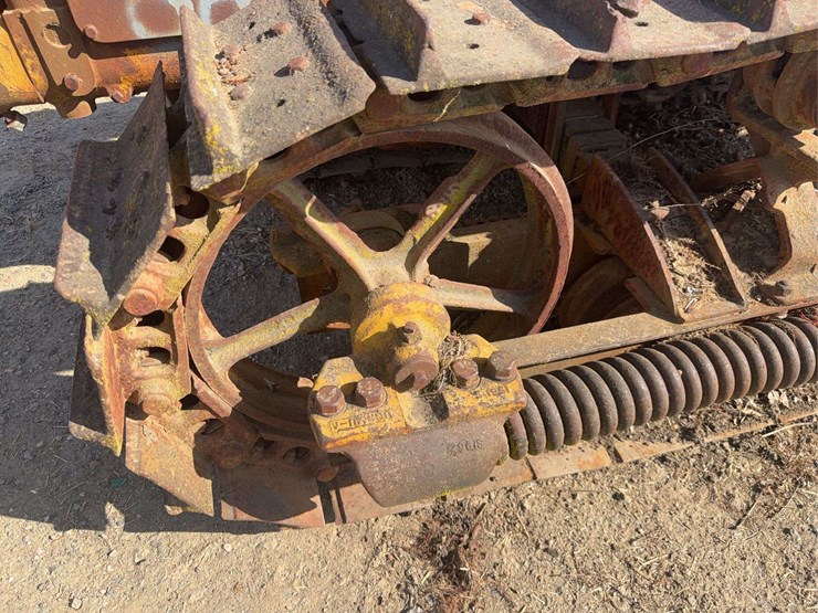 caterpillar-thirty-image-6