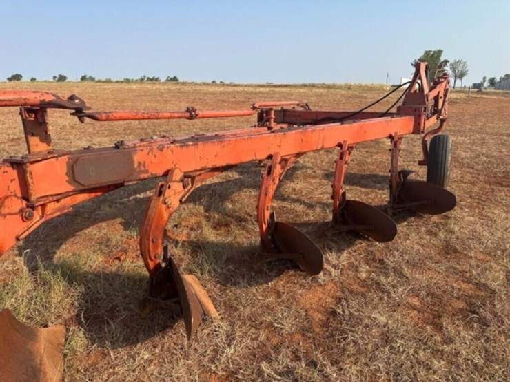 alllis-chalmers-400-7-bottom-plow-image-10