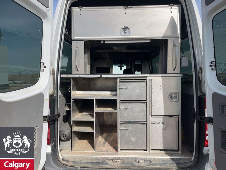 2016-mercedes-benz-sprinter-3500-image-24