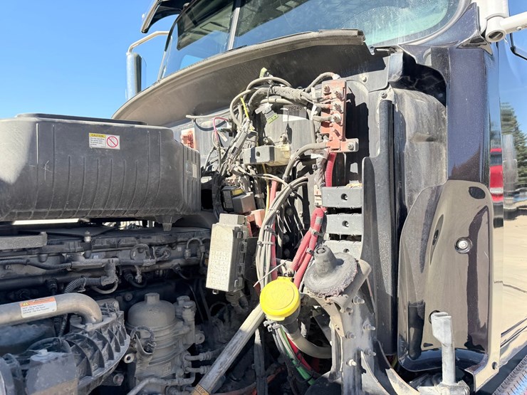#1727-•-2020-western-star-day-cab-truck-tractor-image-60
