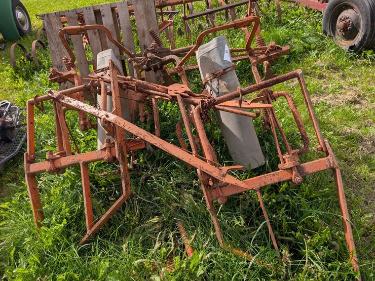 #4054-•-allis-chalmers-corn-cultivator-image-2
