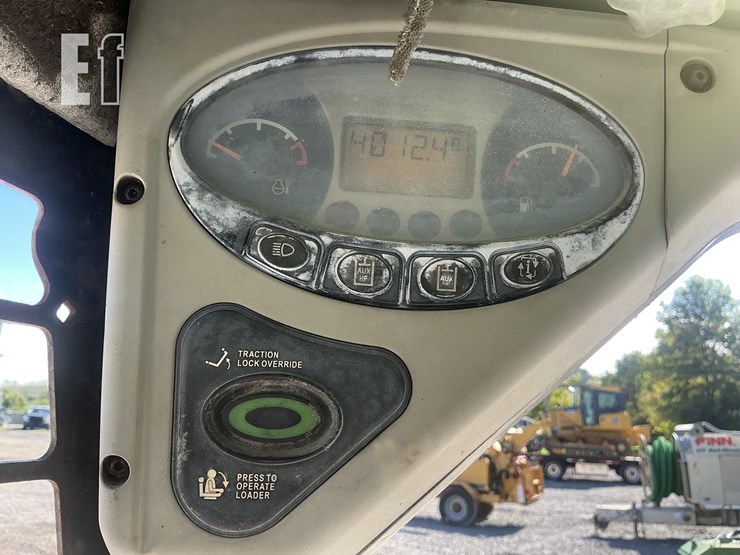 2011-bobcat-t190-image-13