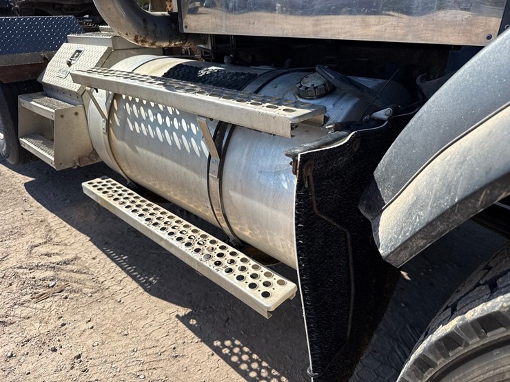 2005-kenworth-t800-image-69