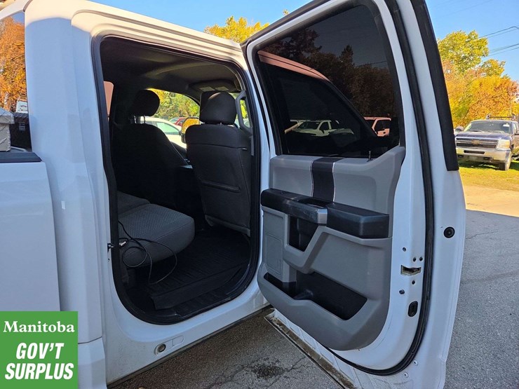 2017-ford-f150-image-25