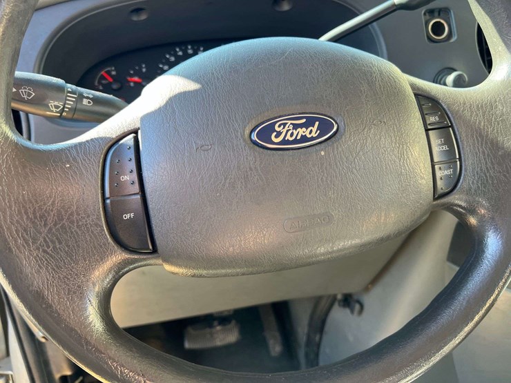 2006-ford-e350-image-13