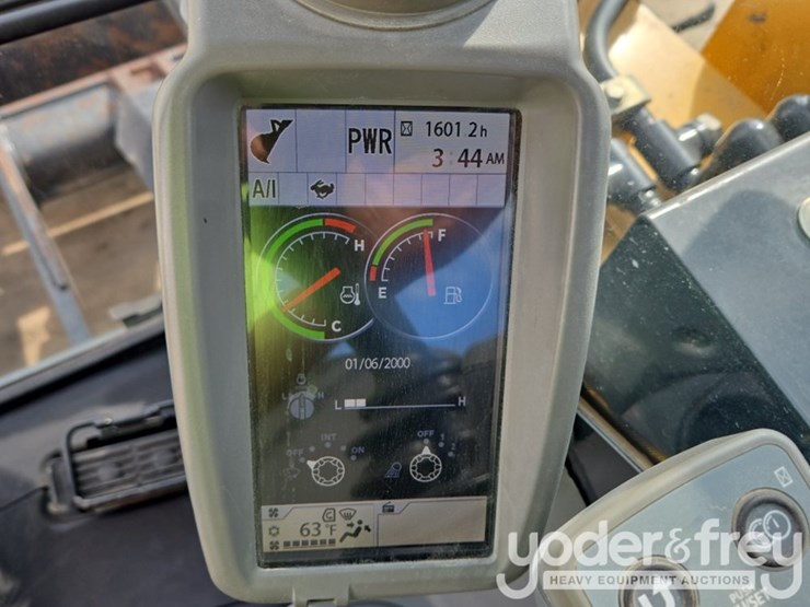 2020-deere-85g-image-69