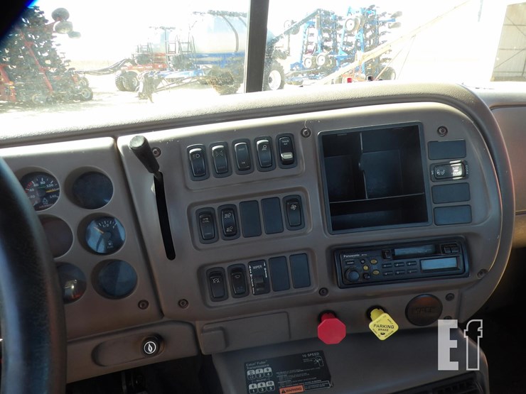 2003-mack-ch600-image-22