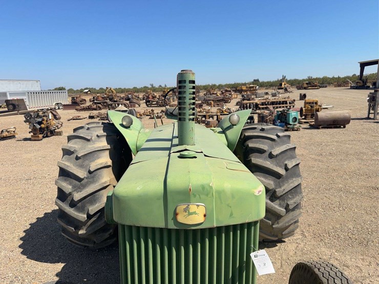 john-deere-820-image-10