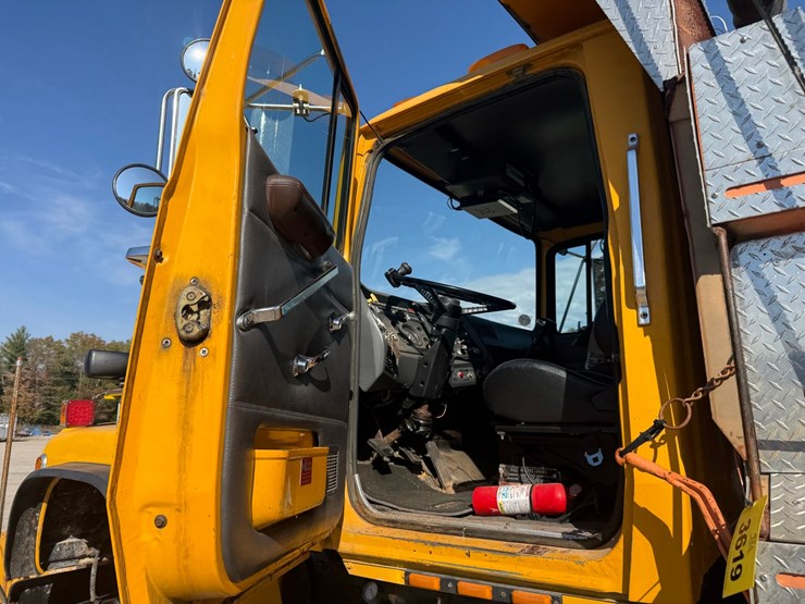 1989-ford-l8000-image-55