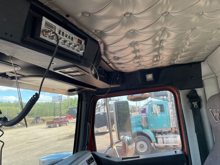 2016-western-star-4900sb-image-73