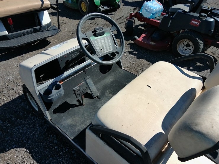 club-car-ds-golf-cart-image-5