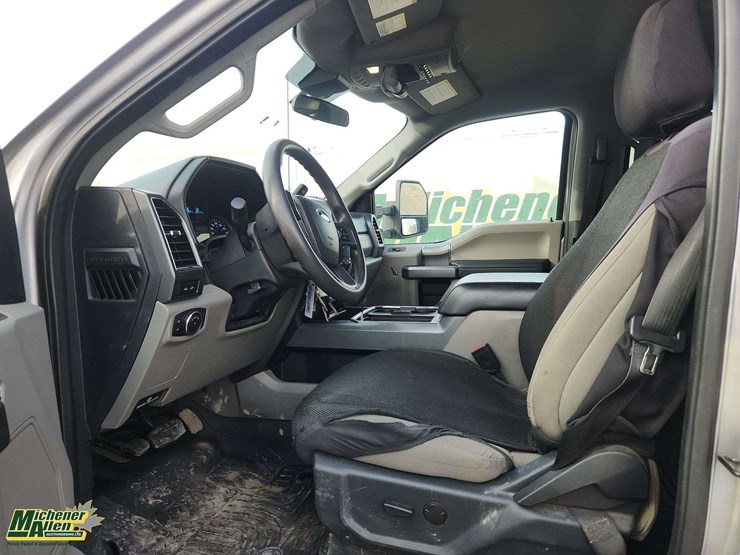 2022-ford-f250-image-8