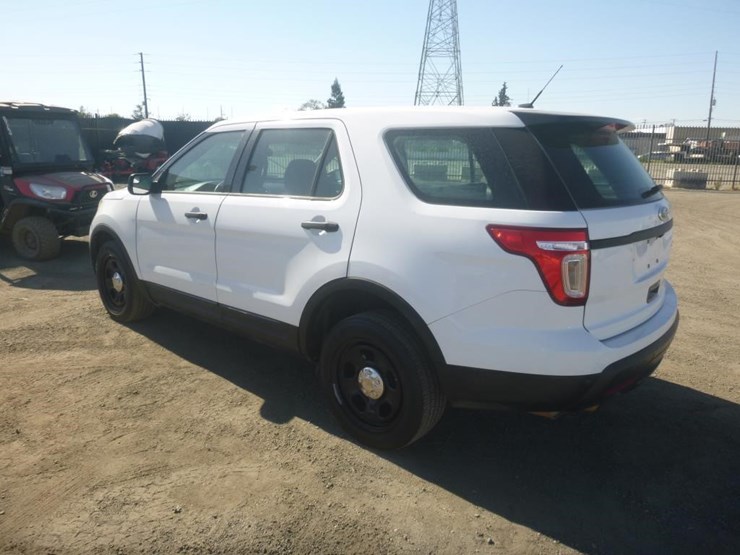 2015-ford-explorer-image-4