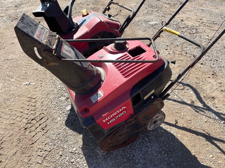 #1846-•-(2)-gas-powered-snow-blowers-for-parts-image-2