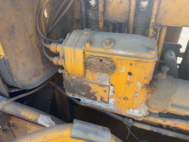 caterpillar-28-image-36