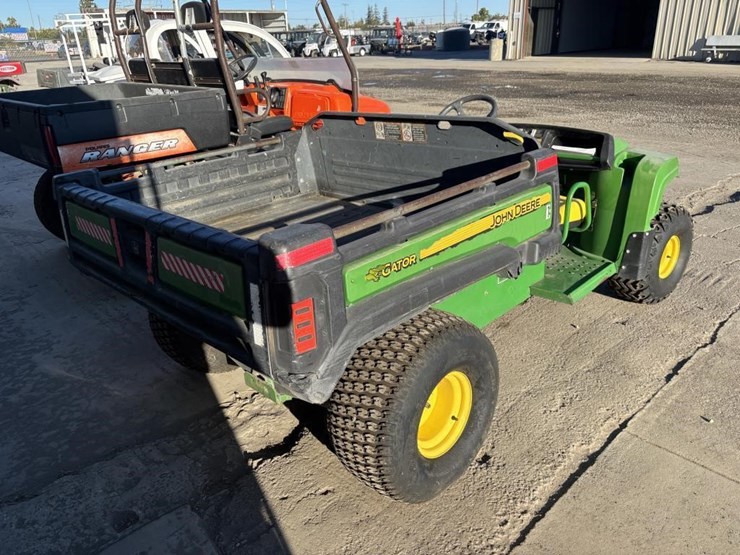 2012-john-deere-gator-image-3