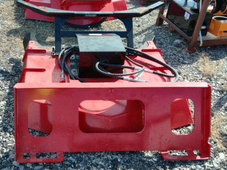 caterpillar-320-image-3