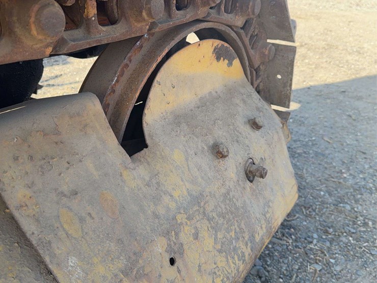 caterpillar-twenty-image-17