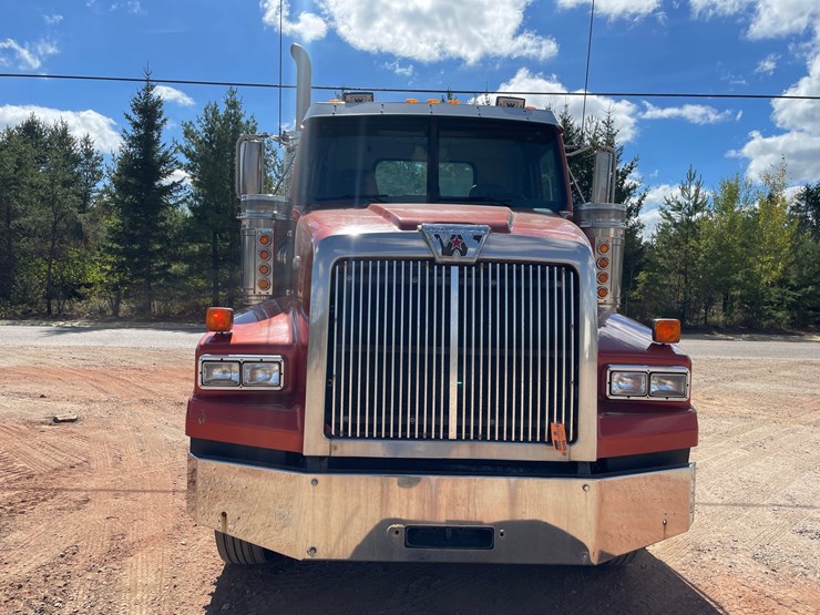 2016-western-star-4900sb-image-2